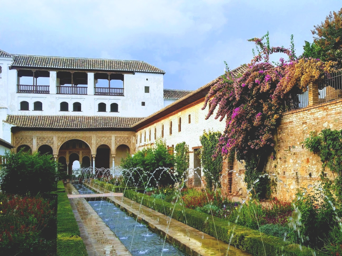 Granada - The Queen of Moorish Architecture in Spain By Newly Spanish 02.jpg
